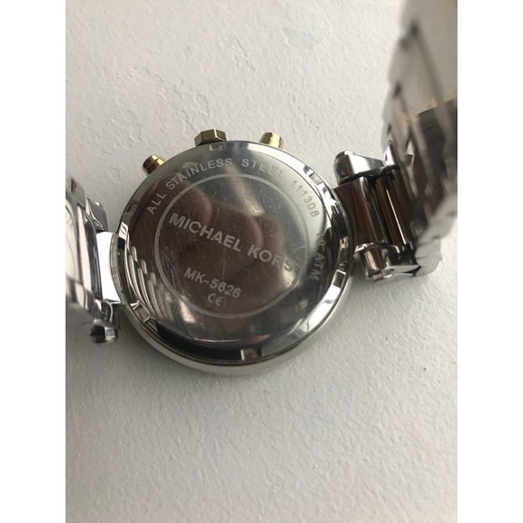 • MICHAEL KORS watch • - Picture 7 of 8